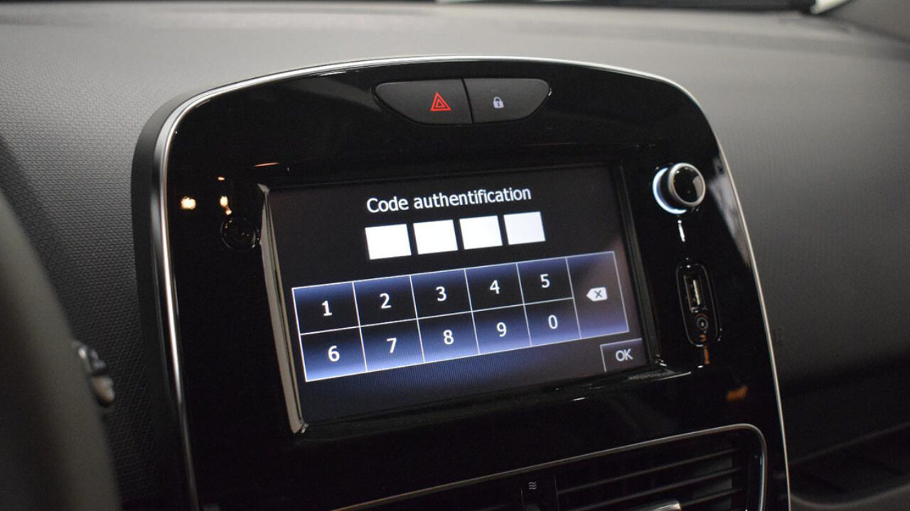 ᐈ Comment obtenir le code autoradio Clio 4 ?