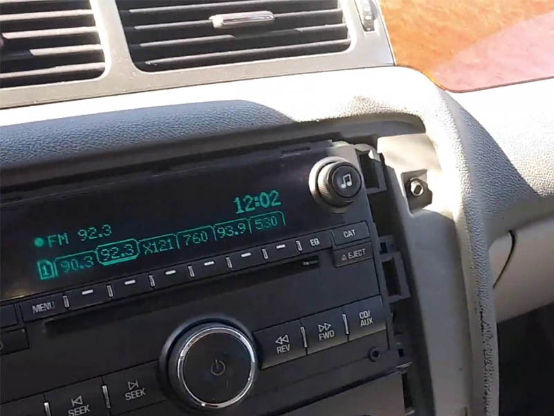 code auto radio