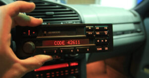 code auto radio
