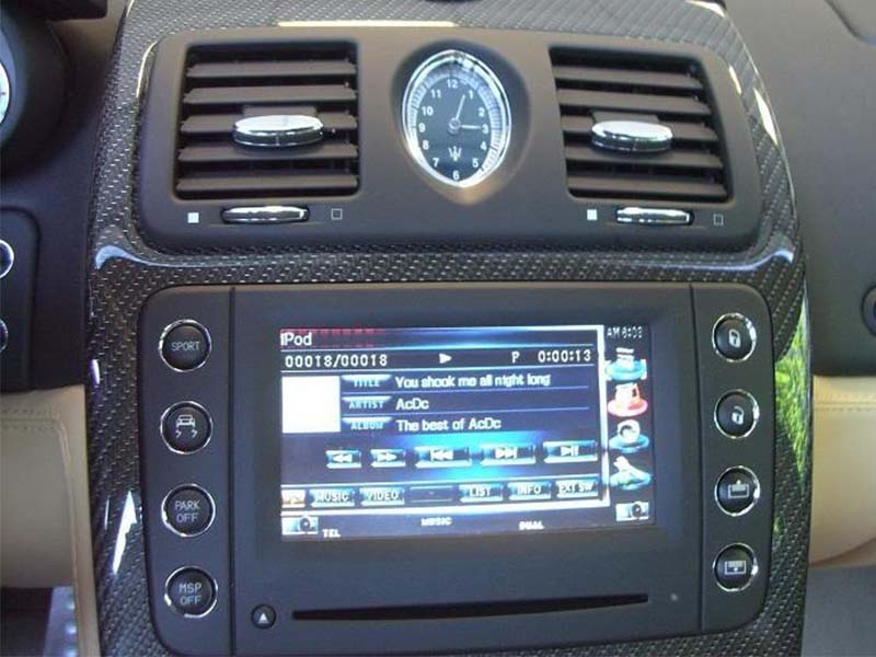 code auto radio